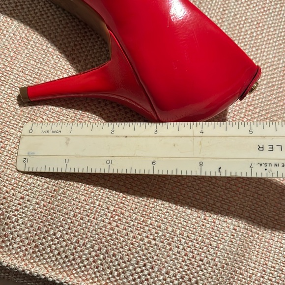 Michael Kors coral patent pumps - Picture 9 of 10